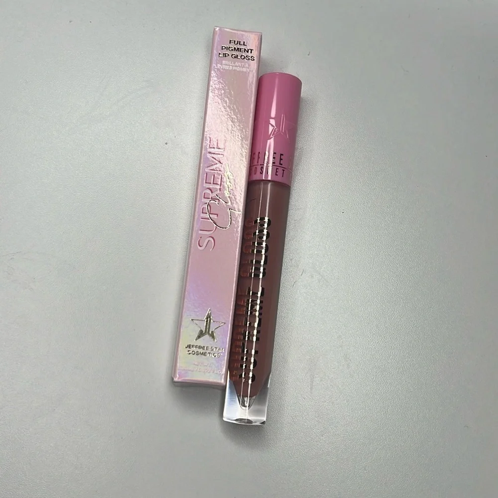 Jeffree Star Cosmetics Supreme Gloss in Shade House Tour (Soft Peach-Pink Nude)